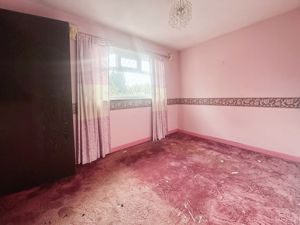 Bedroom- click for photo gallery